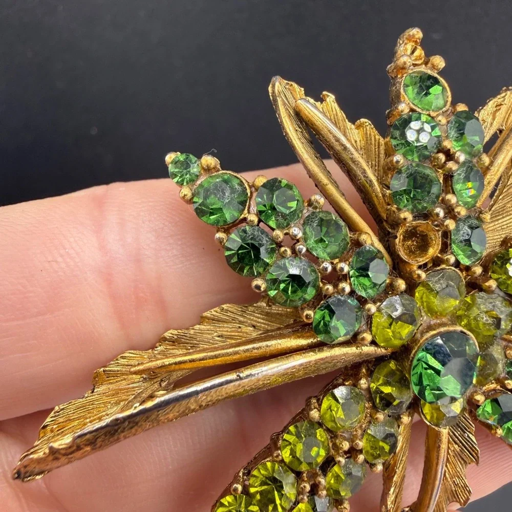 Vintage Rhinestone Brooch Gold Tone Green Sparkle READ